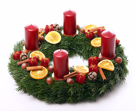 Winter's Embrace Advent Wreath (With 4 Candles)