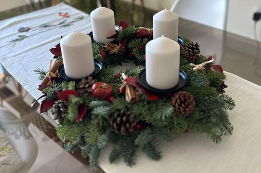 Crimson Glow Advent Wreath (With 4 Candles)